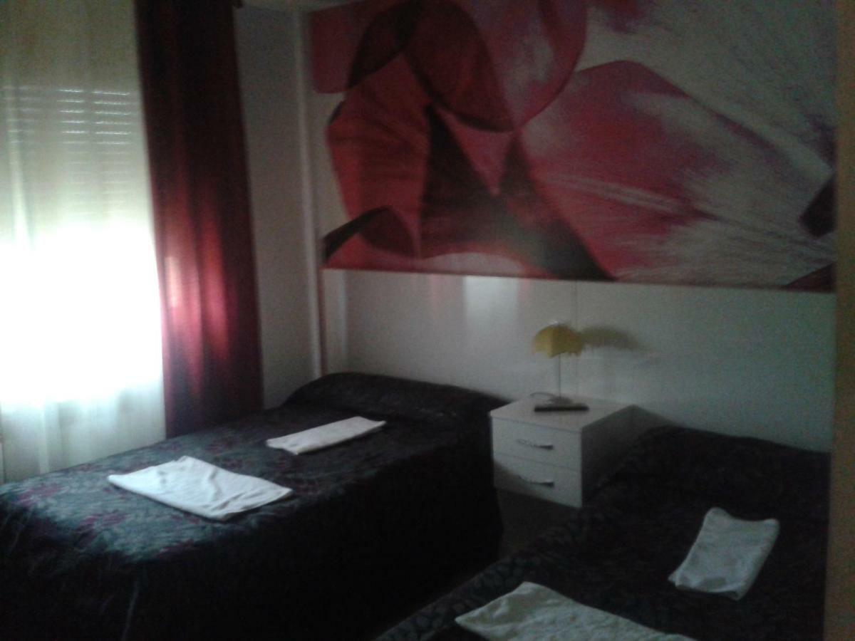 Hostal Texas 2 Fuentes de Ebro Exterior foto